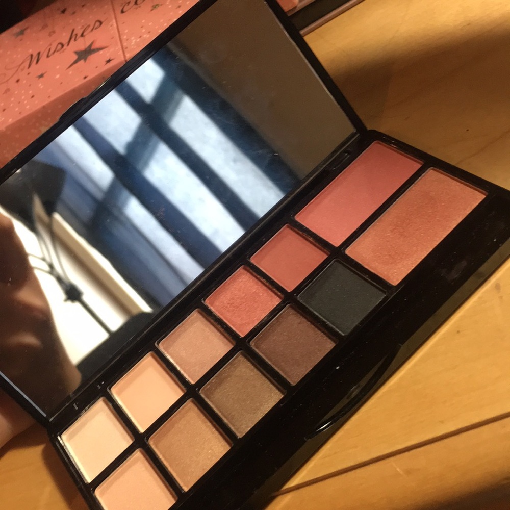 eyeshadow pallet